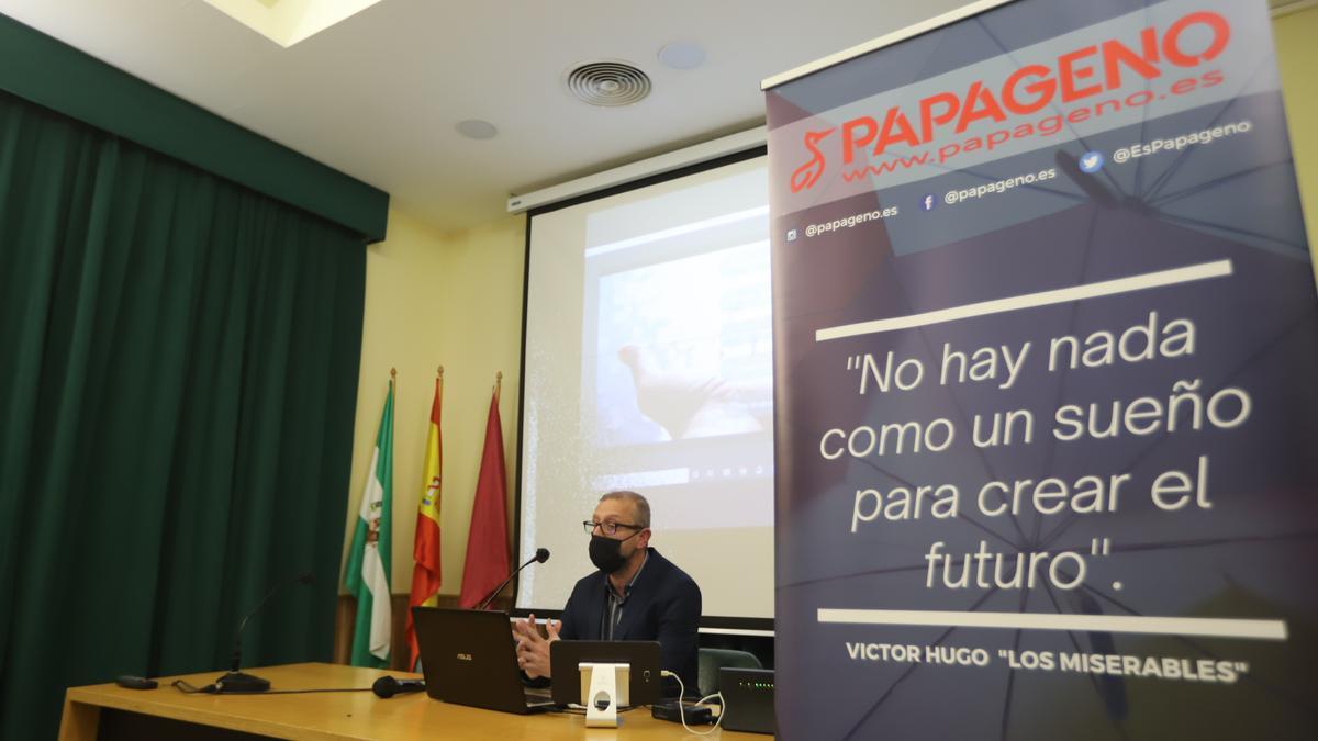 El presidente de Papageno, Daniel López, en una charla ofrecida en Córdoba.
