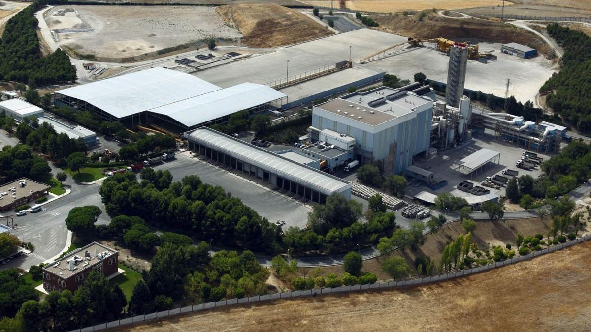 Vista aérea de la planta de tratamiento de residuos de Valdemingómez, que el Ayuntamiento mantendrá abierta pese a las críticas.