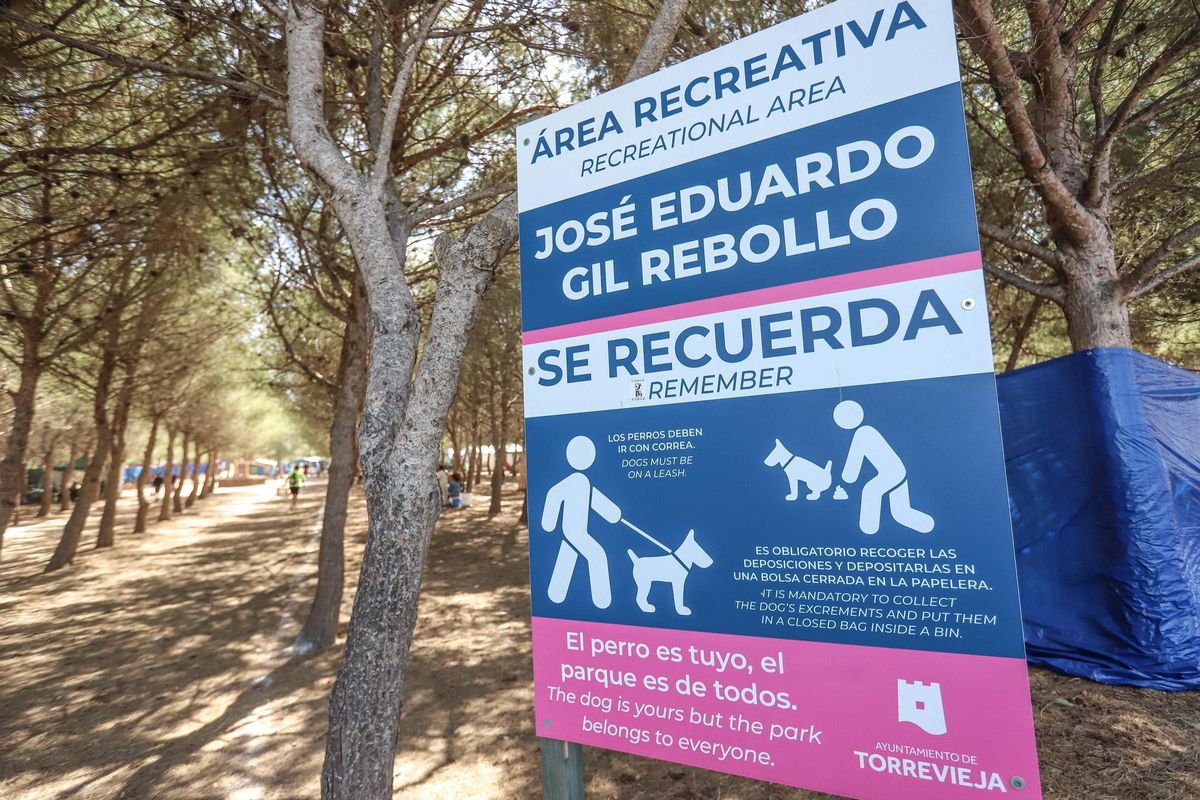 Carteles con la normativa de la zona verde