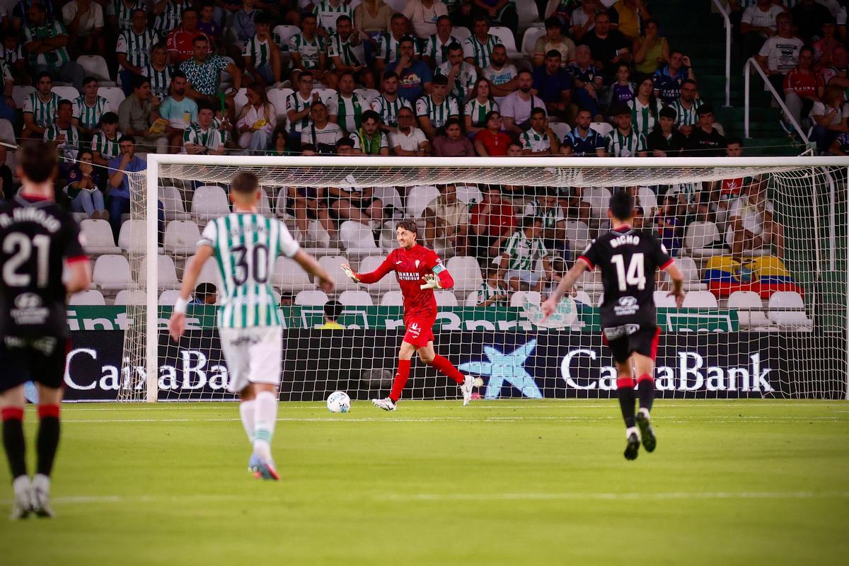 Carlos Marín, durante el encuentro ante la Cultural Leonesa en El Arcángel.