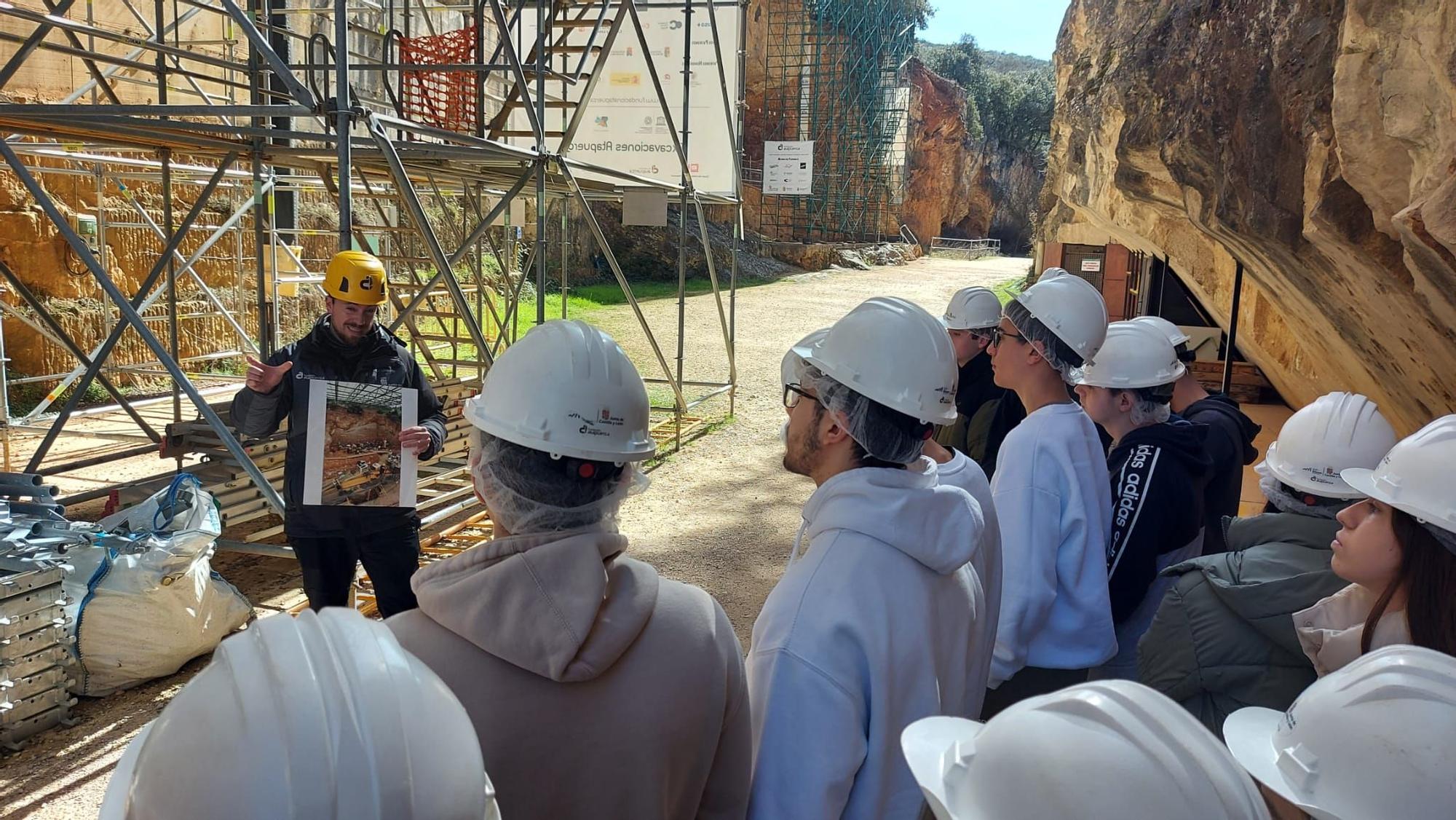 Benavente: El León Felipe visita Atapuerca