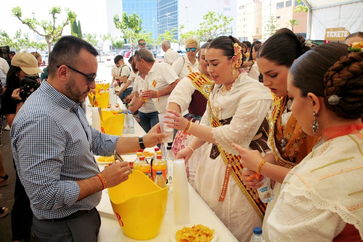 La inauguración del Recinte de la Marxa y de la Fira Gastronòmica siguió al principal acto de apertura festiva.