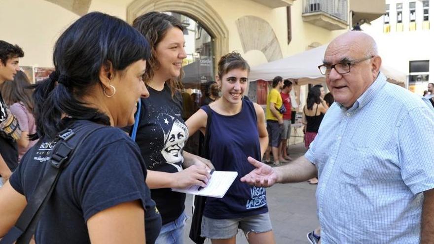 Gabriel, Ventura i Delgado abans de començar l&#039;acte d&#039;ahir. Amb ells, la regidora de la CUP Gemma Tomàs