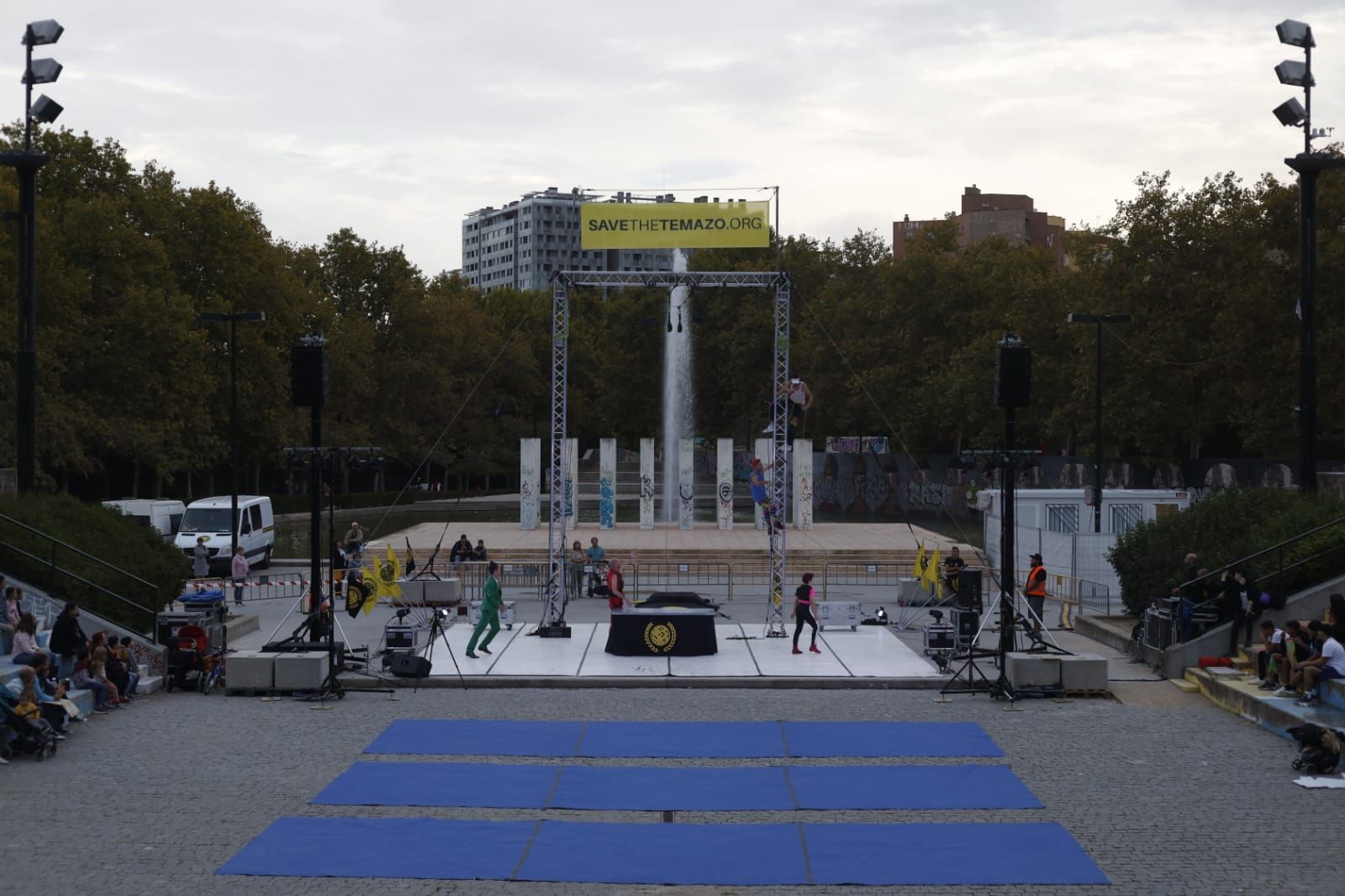 Col.lectiu Frenetic llevan el circo al parque Delicias