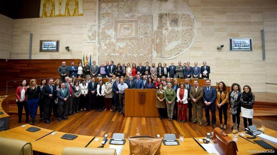 Los diputados extremeños despiden una legislatura fructífera para el PP y perdida para el PSOE