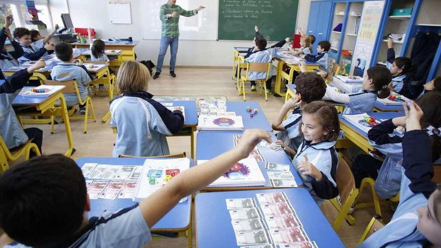 Alumnos del colegio San Fernando durante una de las clases de &quot;Entusiasmat&quot;.