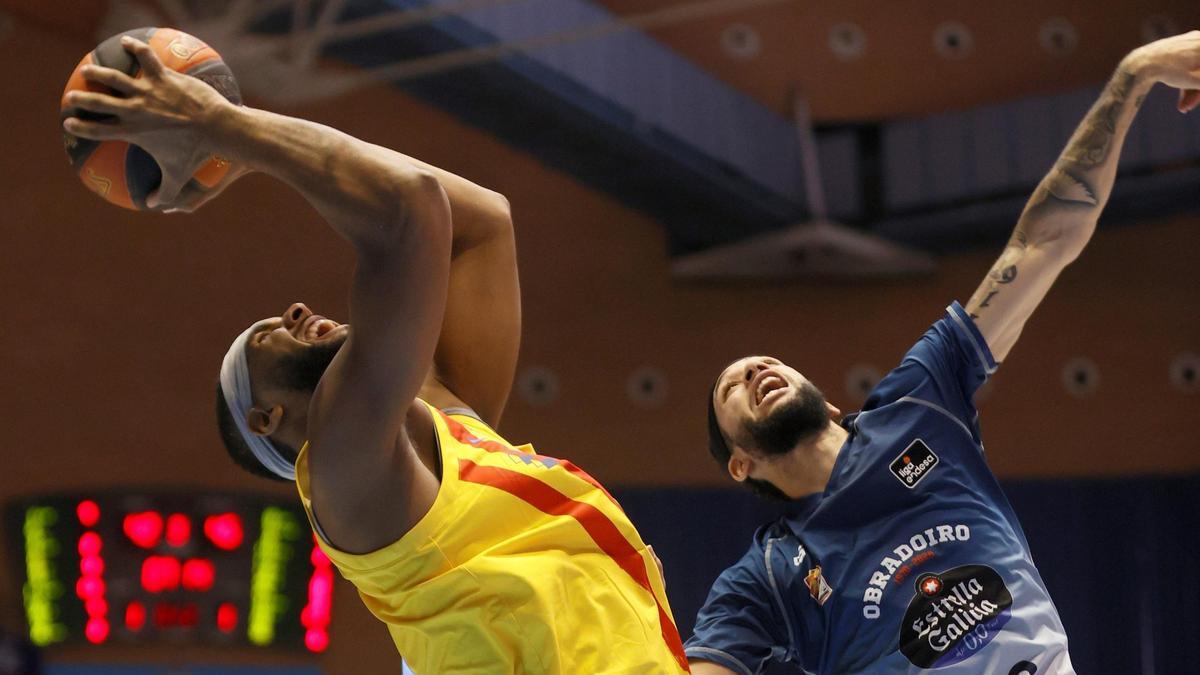 El Barça sentencia al Obradoiro.