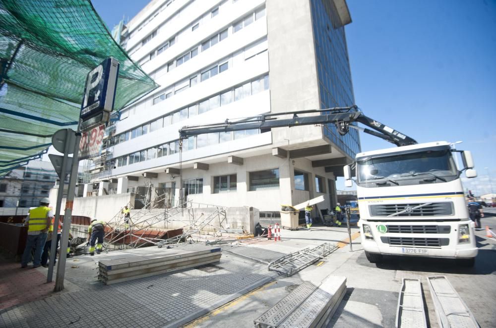 Un trabajador, herido al caerse el andamio de la reforma de la Casa del Mar