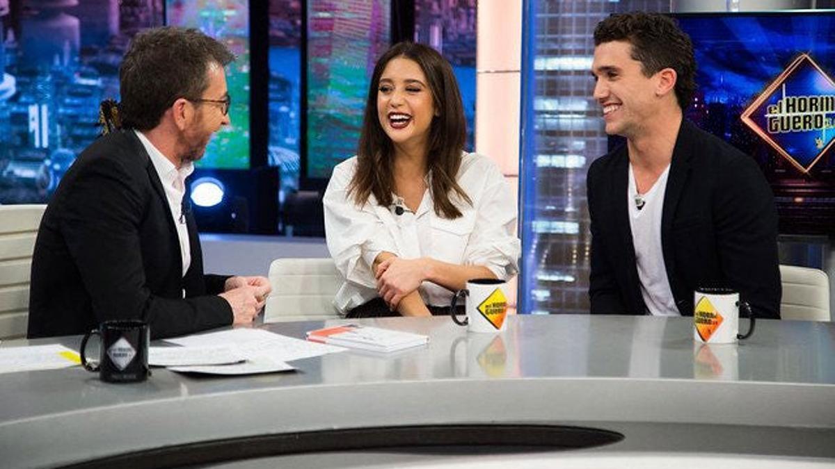 María Pedraza y Jaime Lorente dándolo todo en 'El Hormiguero'.