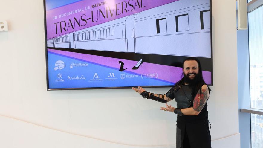 Rafael Robles «Rafatal», en la presentación, ayer, de «TransUniversal» en la sede de la Diputación de Málaga. | LA OPINIÓN
