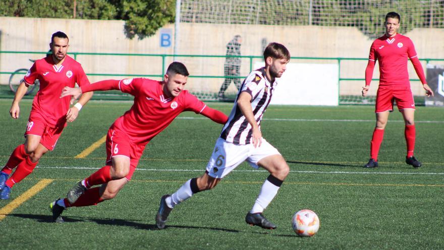 La crónica | Un Castellón B muy errático se deja remontar por un Gandía en apuros (2-3)