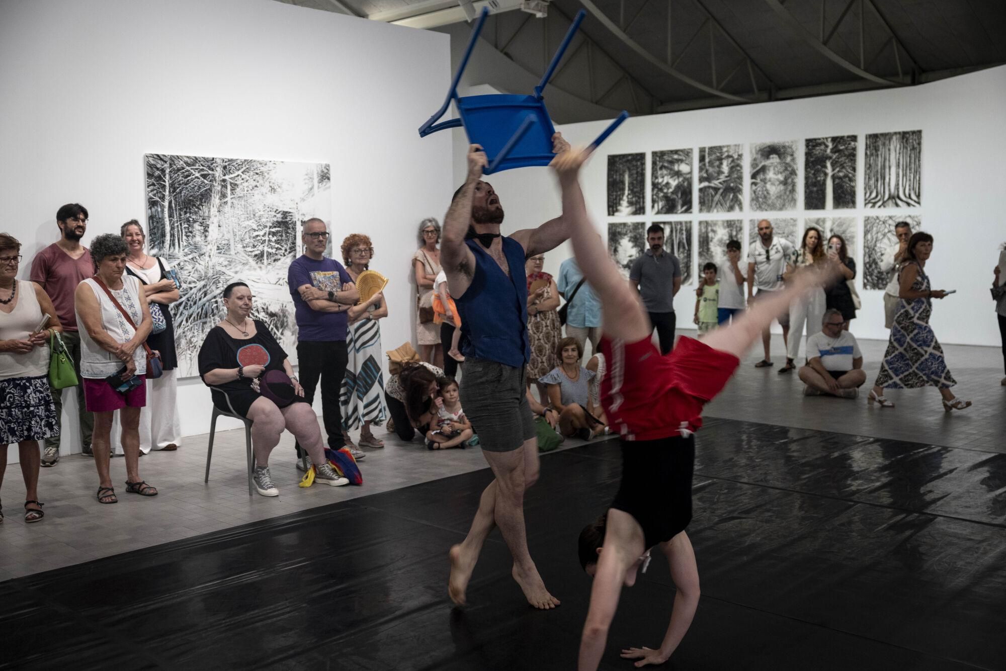DANZA 'PAS A TROIS' CON HUGO Y VEGA GRIMALT POR EL 30 ANIVERSARIO DEL MUSEO PABLO SERRANO