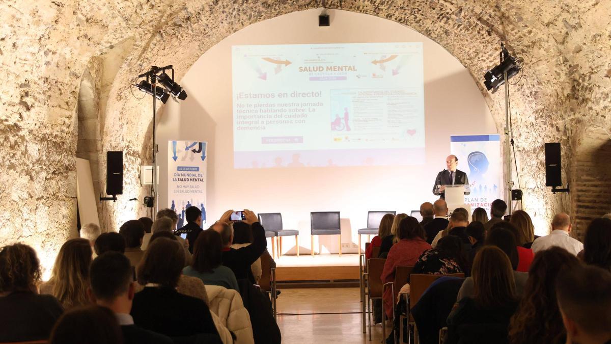 Intervencion del viceconsejero García Cruces en la Fundación Afonso Henriques