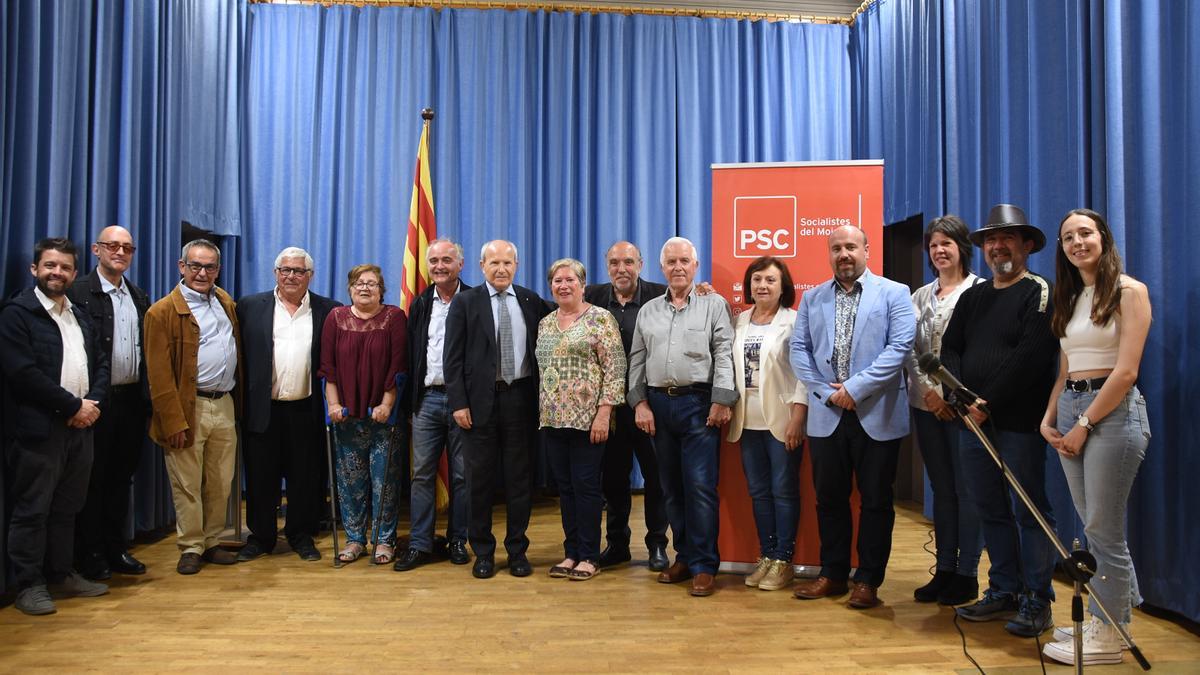 Foto de grup de la candidatura del PSC de Moià amb José Montilla