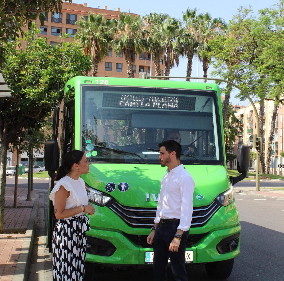 Visita al nuevo servicio de transporte.