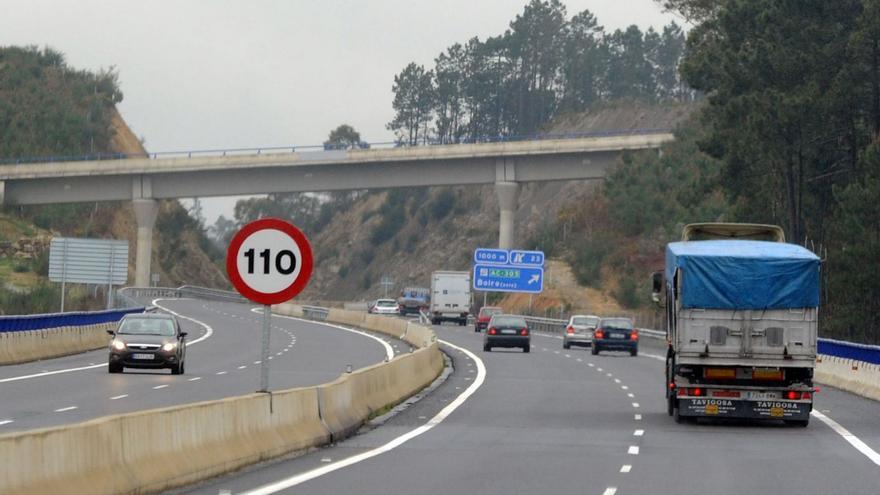 Tráfico en la autovía de Barbanza. |   // IÑAKI ABELLA