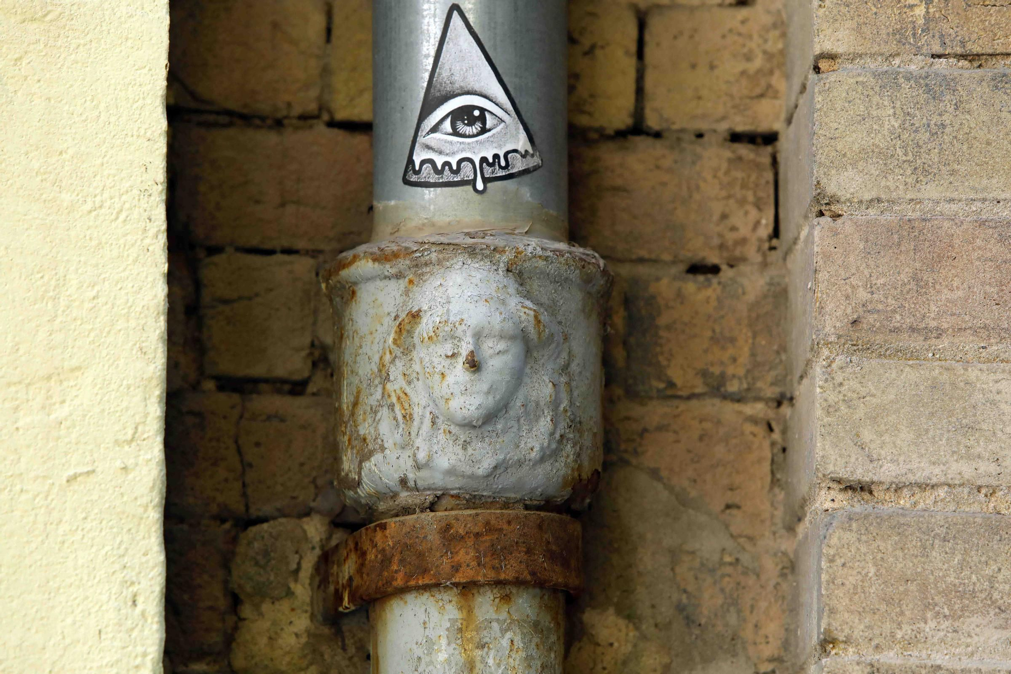 Descubre las "Caras del agua" en las fachadas del centro histórico de València