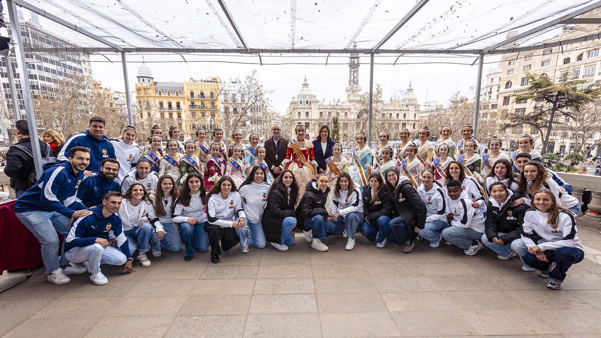 MASCLETÀ CON EL FEMENINO DEL VALENCIA CF