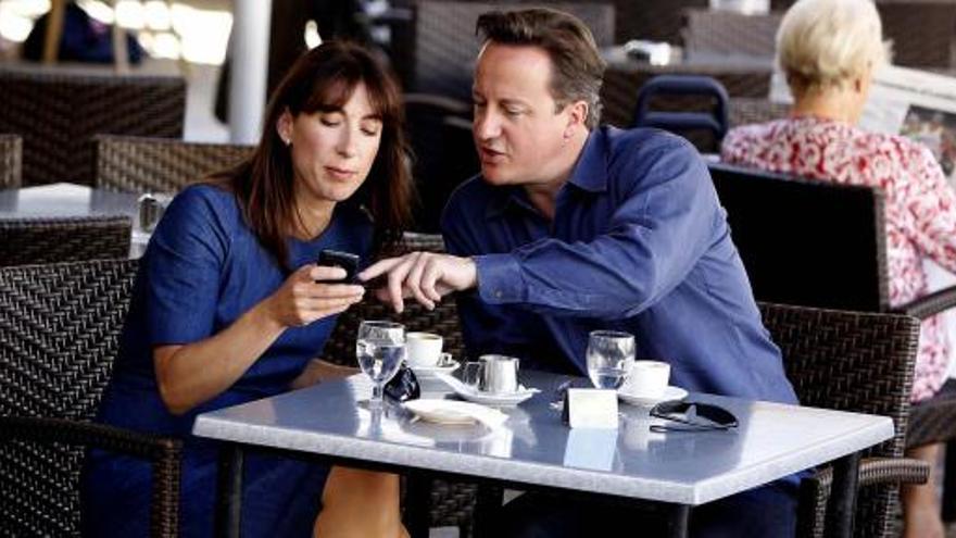 David Cameron con su esposa en Mallorca