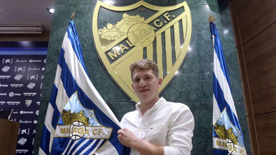 Esteban Rolón, en su presentación como nuevo jugador del Málaga CF el verano pasado.