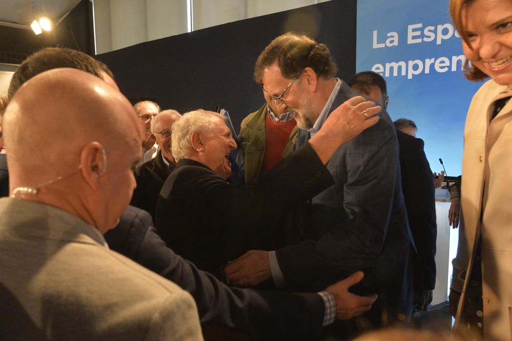 Rajoy pide al PSOE que "se moje" en la financiación.