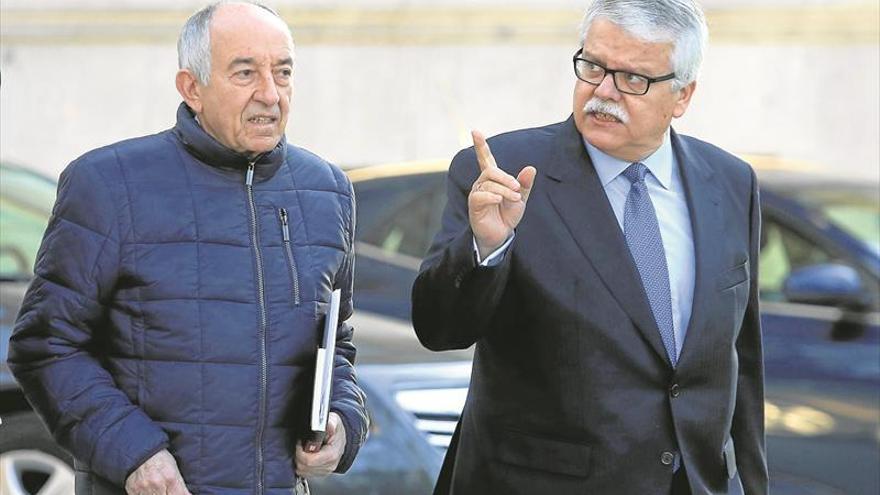 Fernández Ordóñez defiende el rigor del control sobre Bankia