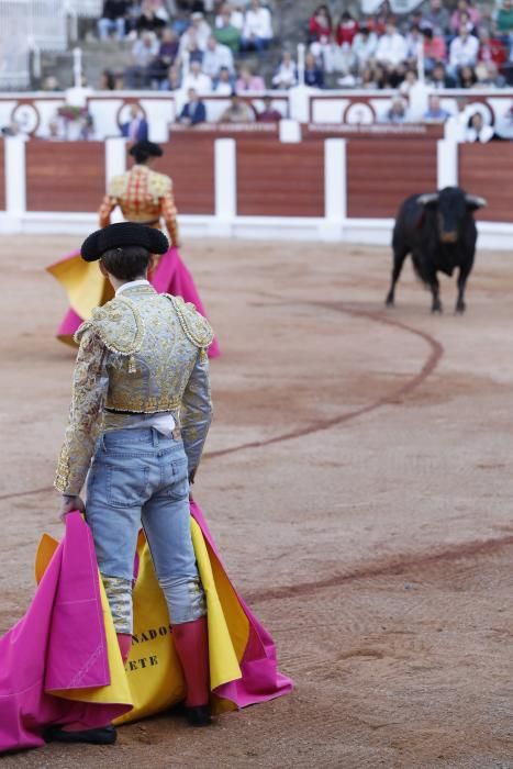 Novillada con picadores en El Bibio