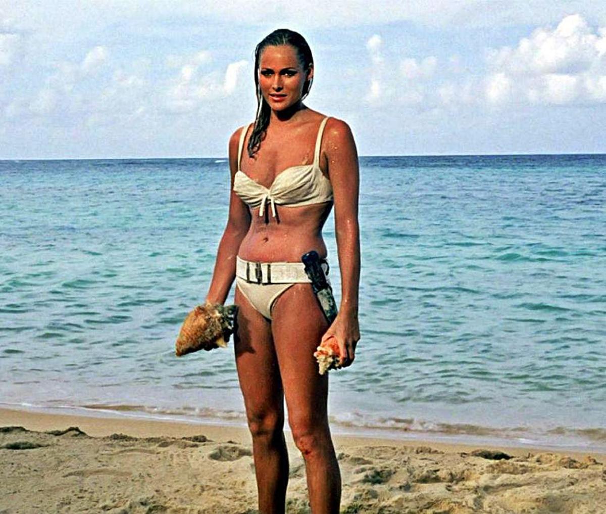 Ursula Andress,mítica “Agente 007 contra el Dr. No”.