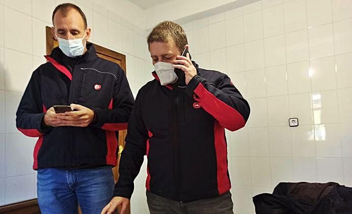 Juan Jesús García y Benigno Menéndez, participantes en el ensayo.