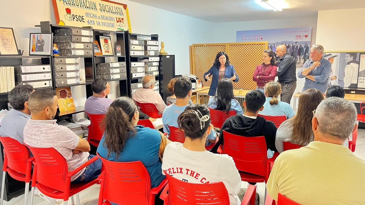 Reunión de migrantes en Sant Antoni