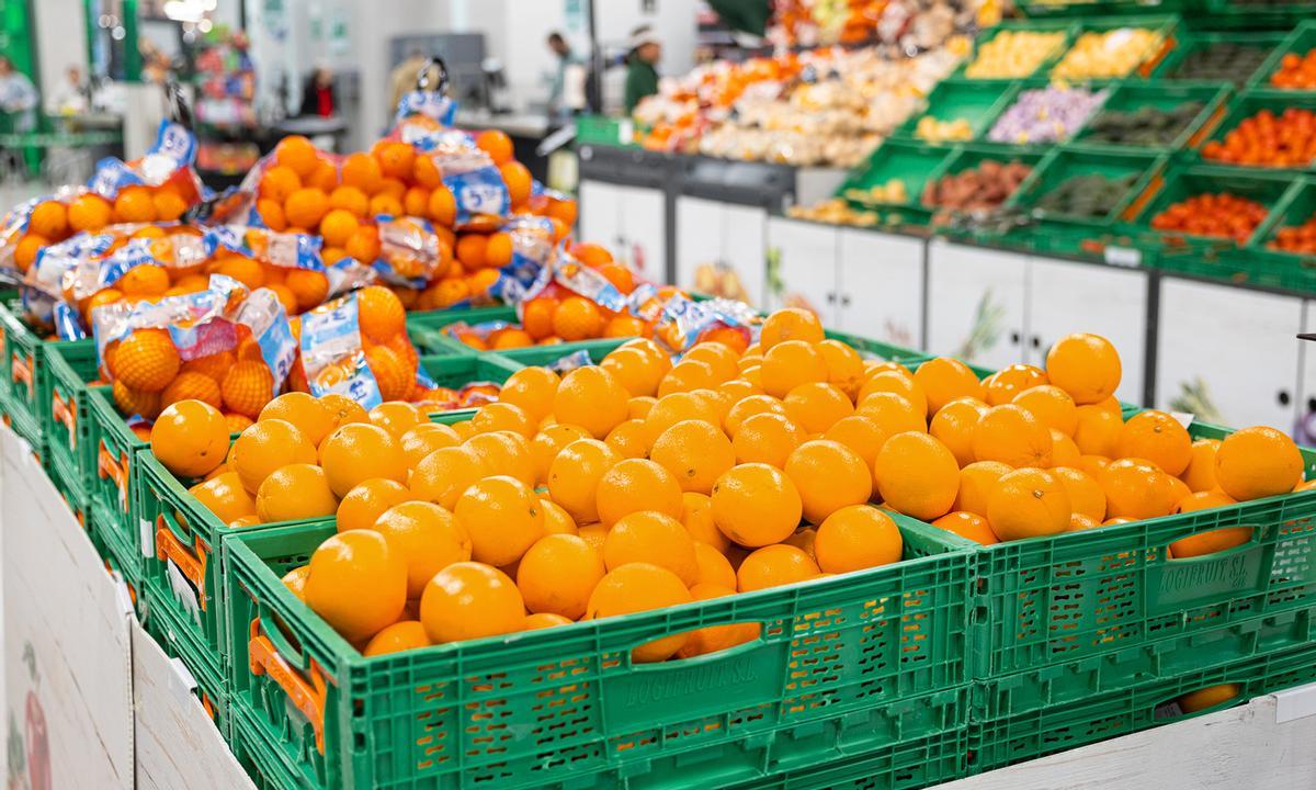 Naranjas en la sección de frutas y verduras de Mercadona