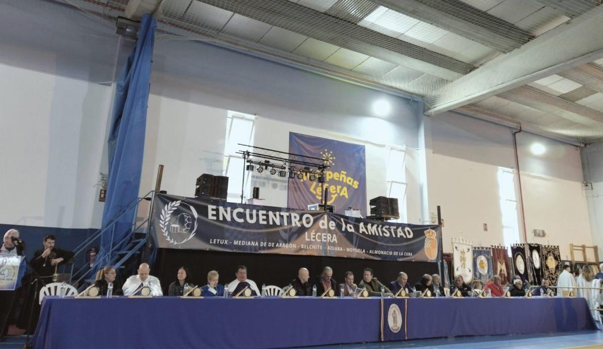 El pabellón de Lécera acogió los actos centrales del Encuentro de la Amistad. | SERVICIO ESPECIAL