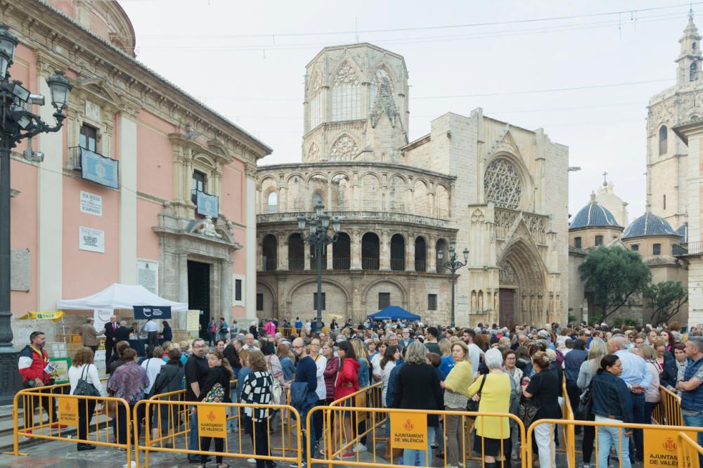 Besamanos a la Virgen de los Desamparados