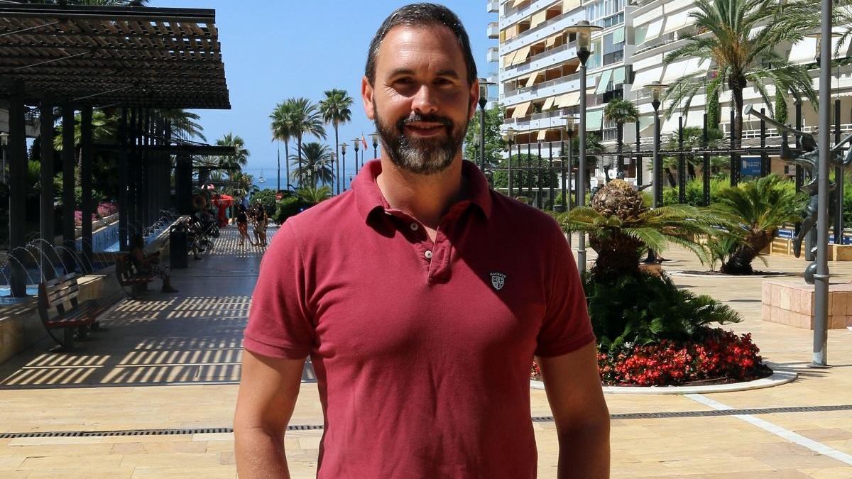 Héctor Morales posa en Marbella a una semana de que arranquen las eliminatorias por el ascenso a LaLiga SmartBank.