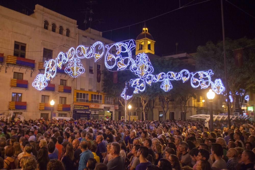 El investigador realizó un discurso lleno de sentimiento ilicitano y alabó a Elche como ejemplo de convivencia y respeto a los extranjeros