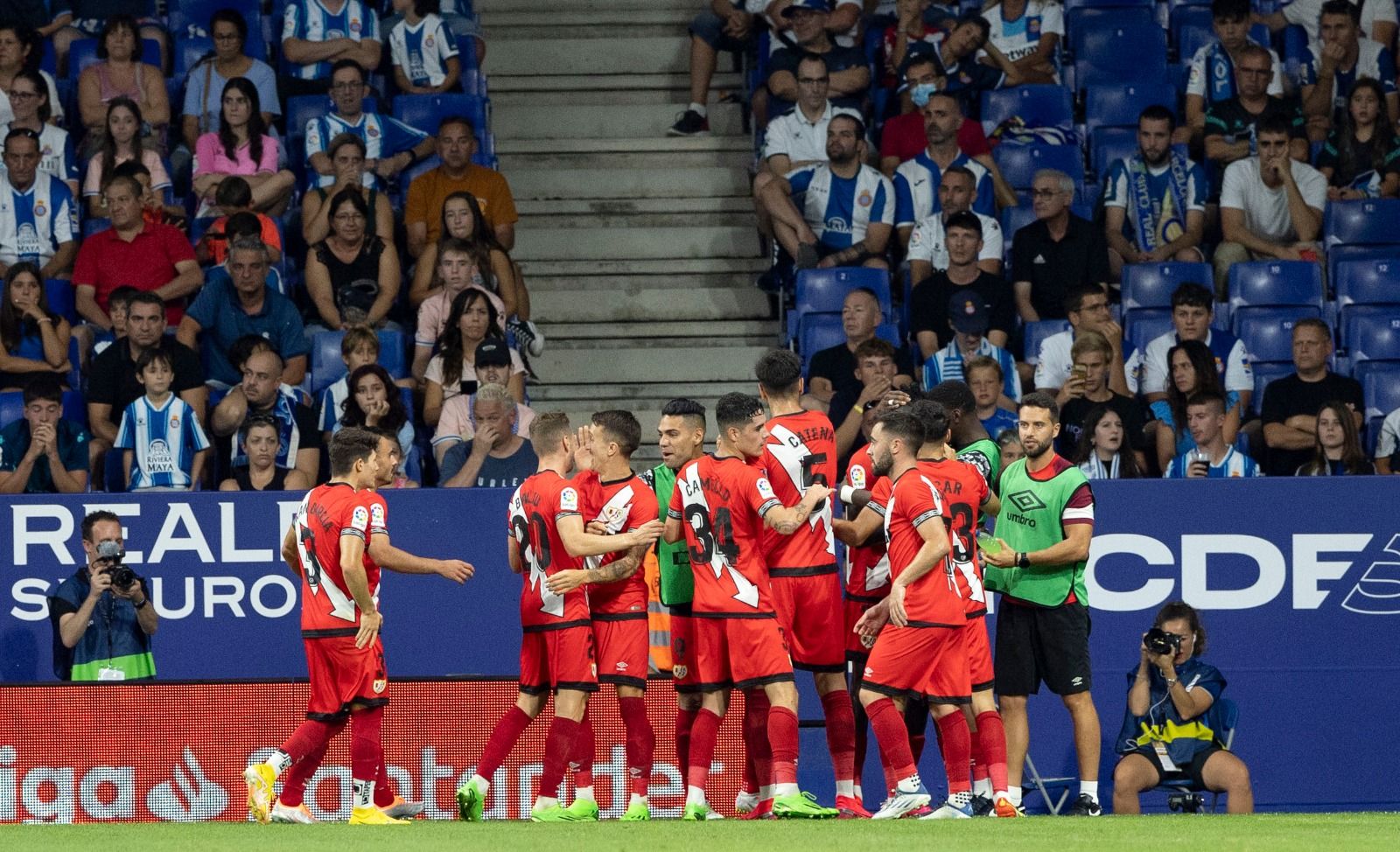 El Rayo asaltó el RCDE Stadium