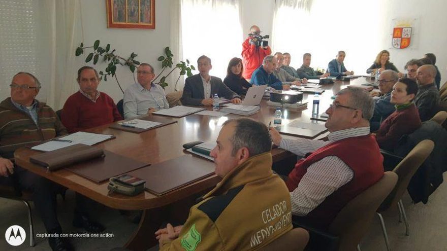 Reunión de la Junta Consultiva de Caza de La Culebra esta mañana en Villardeciervos