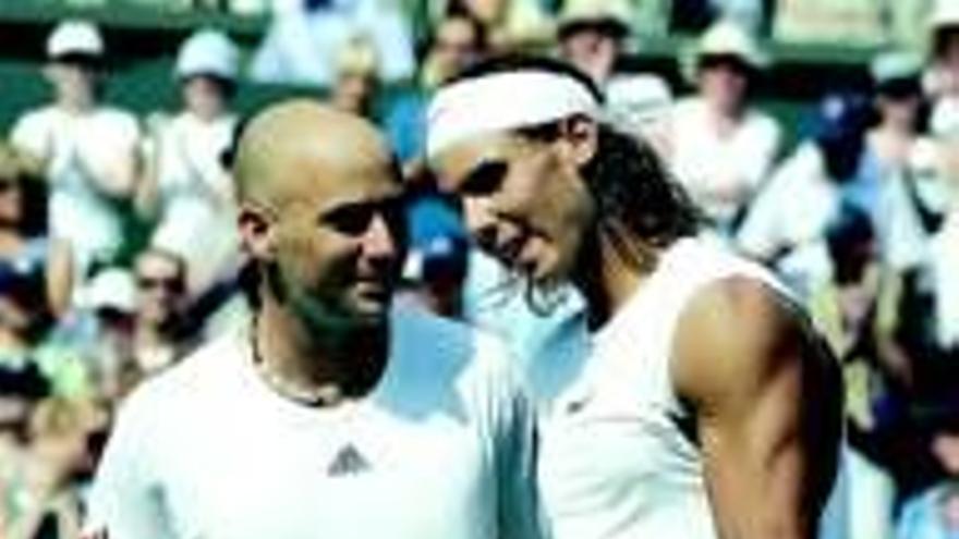 Rafa Nadal bate a Agassi y está en octavos de final