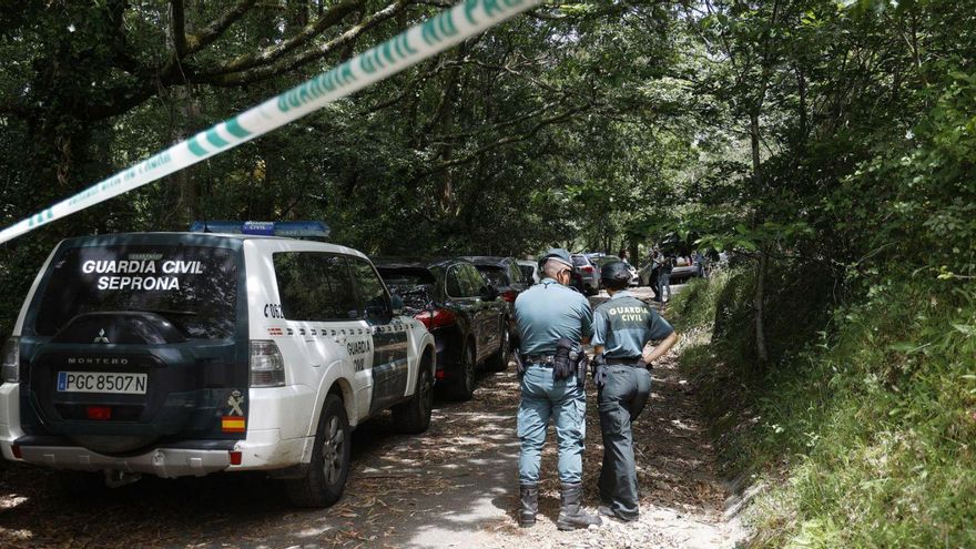 Agentes de la Guardia Civil, en el lugar de los hechos.  | |  G. SANTOS