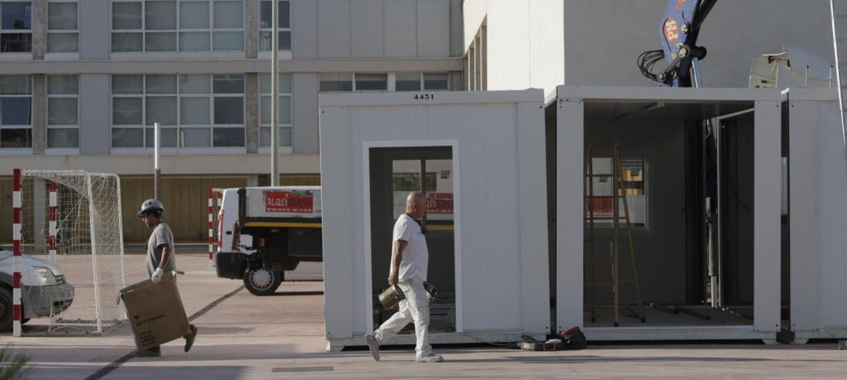 Concentración por un colegio nuevo en la Playa de San Juan