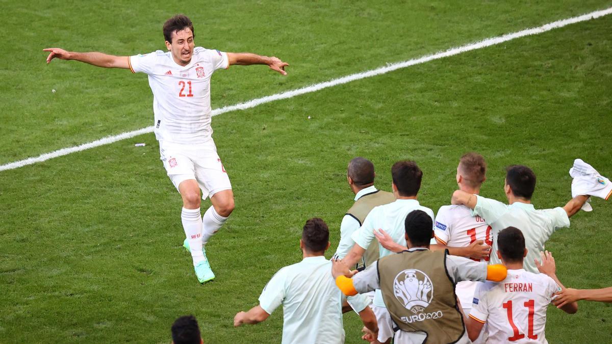 Los jugadores de la selección celebran el gol de Oyarzabal ante Croacia.