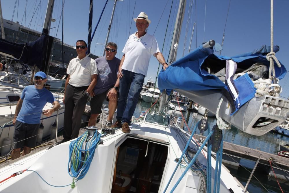 Tripulación del velero 'Mambo', que participará en la regata 'El Gaitero'