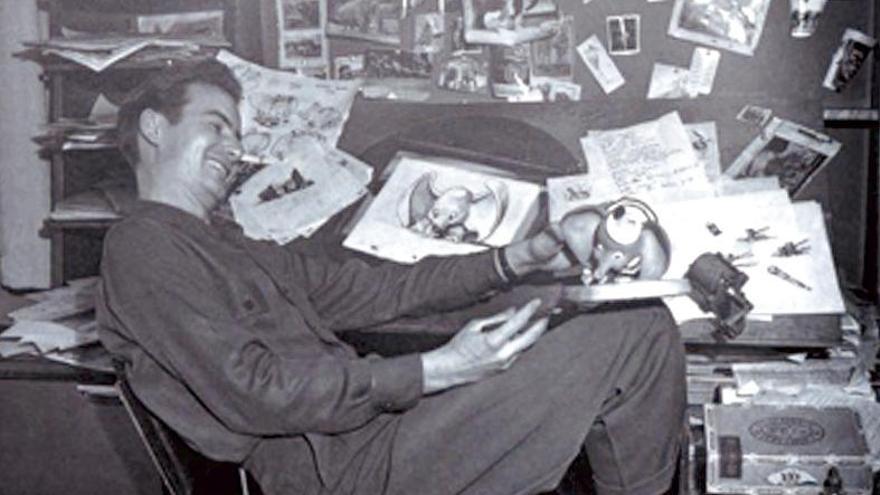 Walt Disney, en su estudio. // Taschen