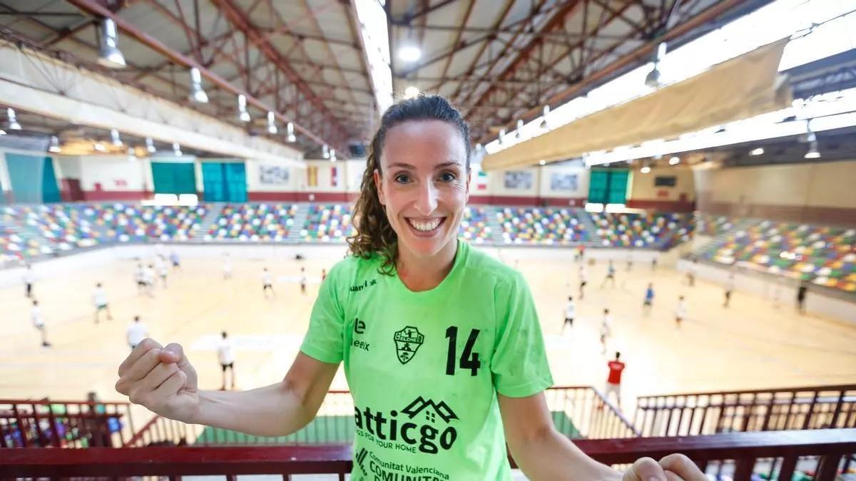 María Flores, capitana del Club Balonmano AtticGo Elche.