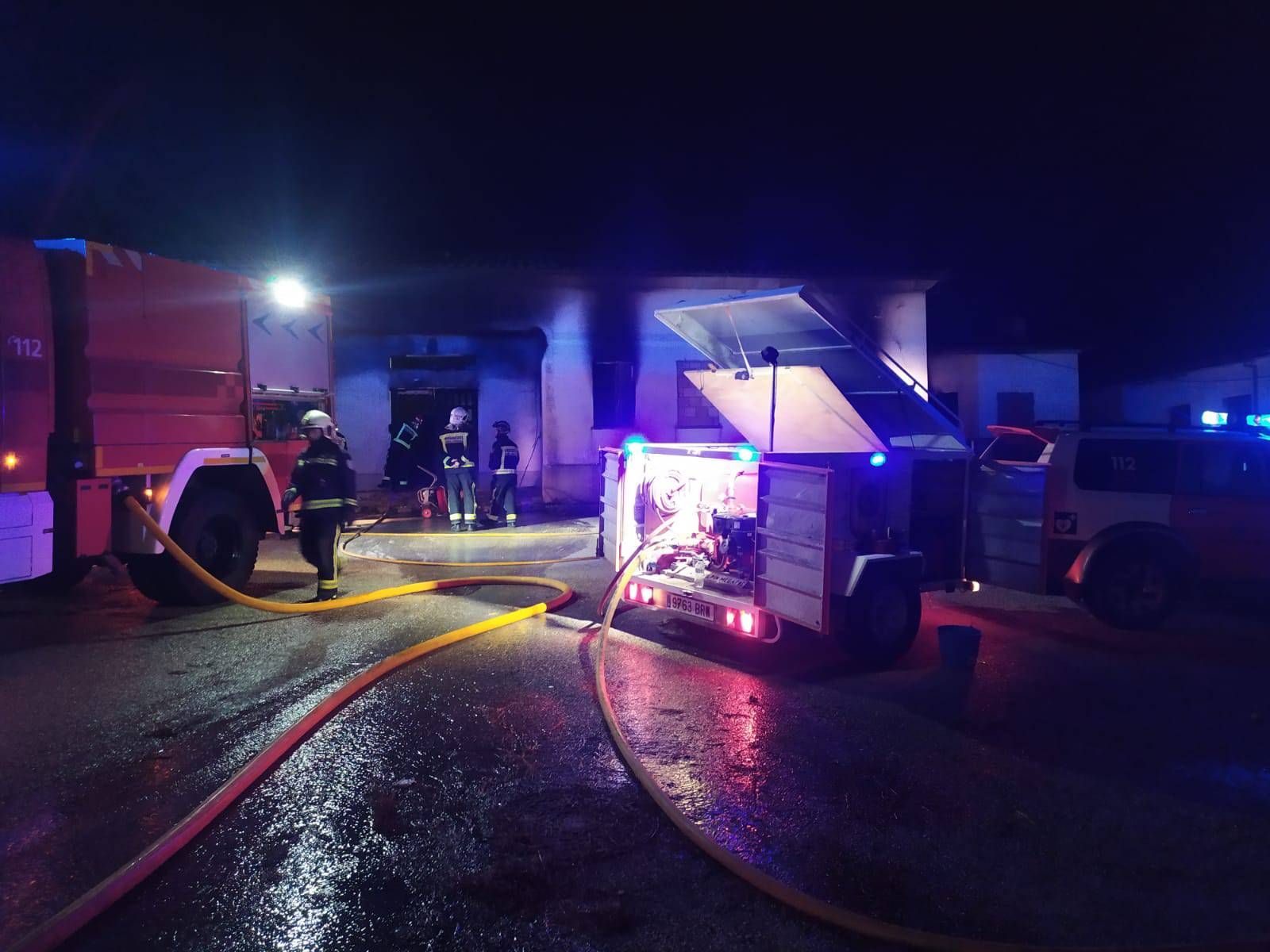 Un incendio destruye el antiguo matadero de Muro