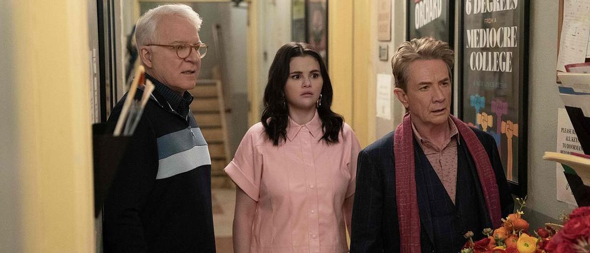 Steve Martin (Charles), Selena Gomez (Mabel) y Martin Short (Oliver) en la nueva temporada de 'Solo asesinatos en el edificio'.