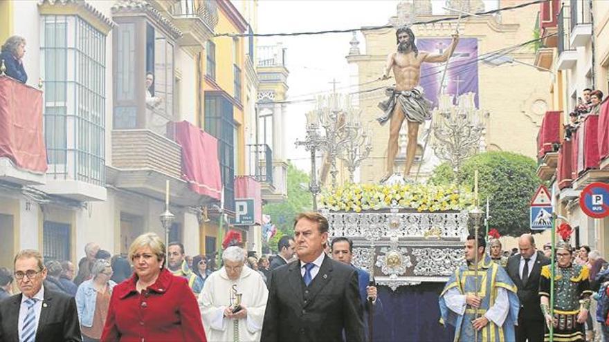 La lluvia empaña parte del esplendor de la Semana Santa egabrense