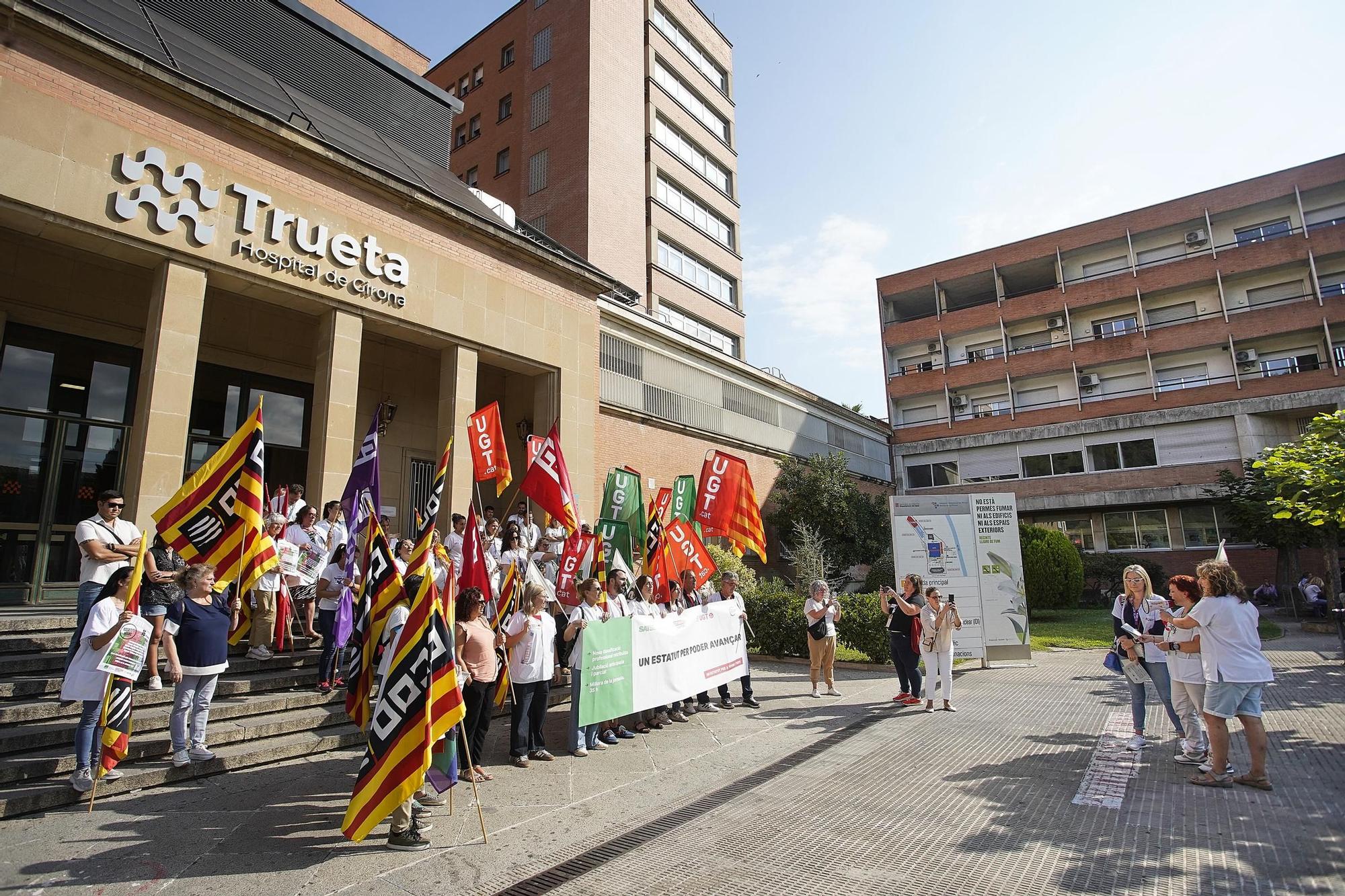 Les fotos de la protesta dels sanitaris gironins per tenir millores laborals