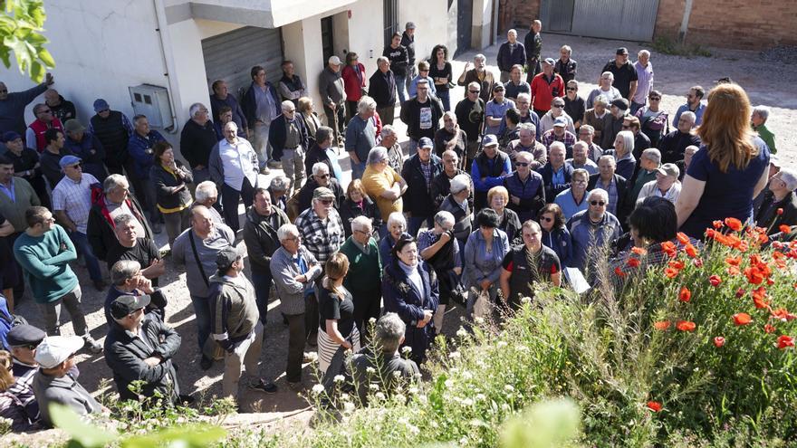 Els hortolans del regadiu de Manresa recullen 210 firmes per demanar aigua per regar