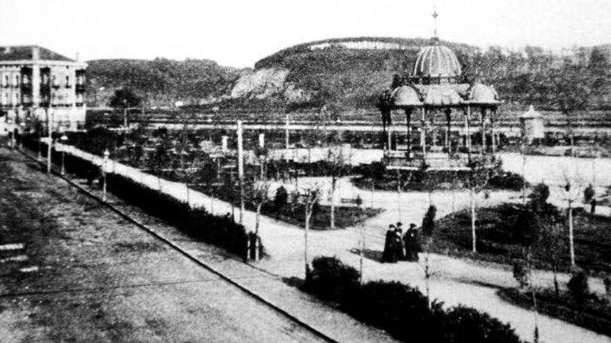 Vista del parque del Muelle en una imagen tomada en el tránsito del siglo XIX al XX.